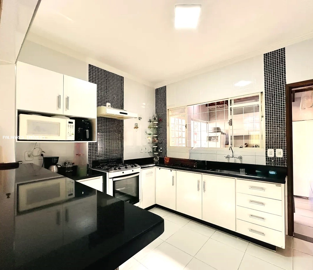 Casa à venda com 3 quartos, 1 suíte, 4 vagas e 176m² no ESTADOS UNIDOS - RESIDENCIAL, Uberaba (MG) — foto 9 de 30