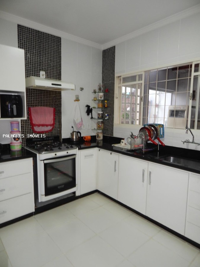 Casa à venda com 3 quartos, 1 suíte, 4 vagas e 176m² no ESTADOS UNIDOS - RESIDENCIAL, Uberaba (MG) — foto 10 de 30