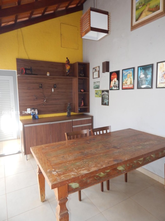 Casa à venda com 3 quartos, 1 suíte, 4 vagas e 176m² no ESTADOS UNIDOS - RESIDENCIAL, Uberaba (MG) — foto 28 de 30