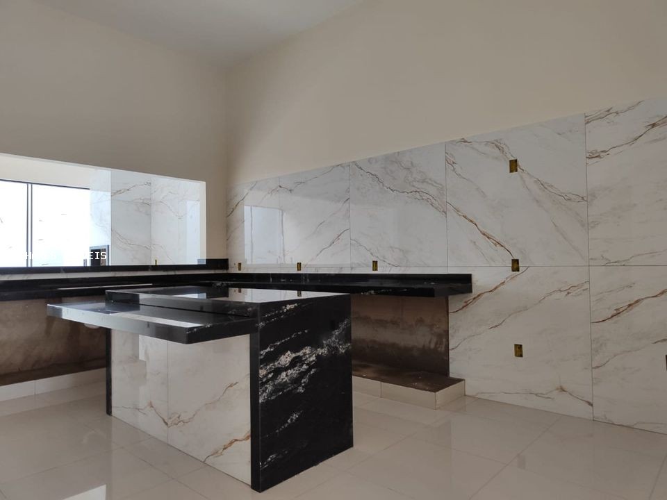Casa à venda com 3 quartos, 3 suítes, 4 vagas e 178m² no LARANJEIRAS, Uberaba (MG) — foto 12 de 30