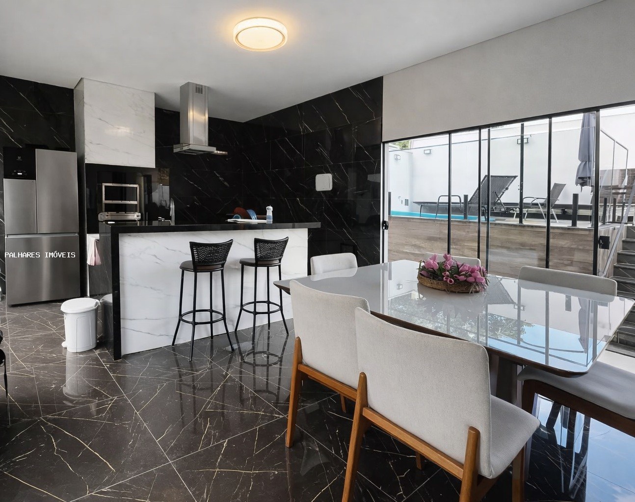 Casa à venda com 2 quartos, 1 suíte, 2 vagas e 232m² no FABRÍCIO, Uberaba (MG) — foto 4 de 9
