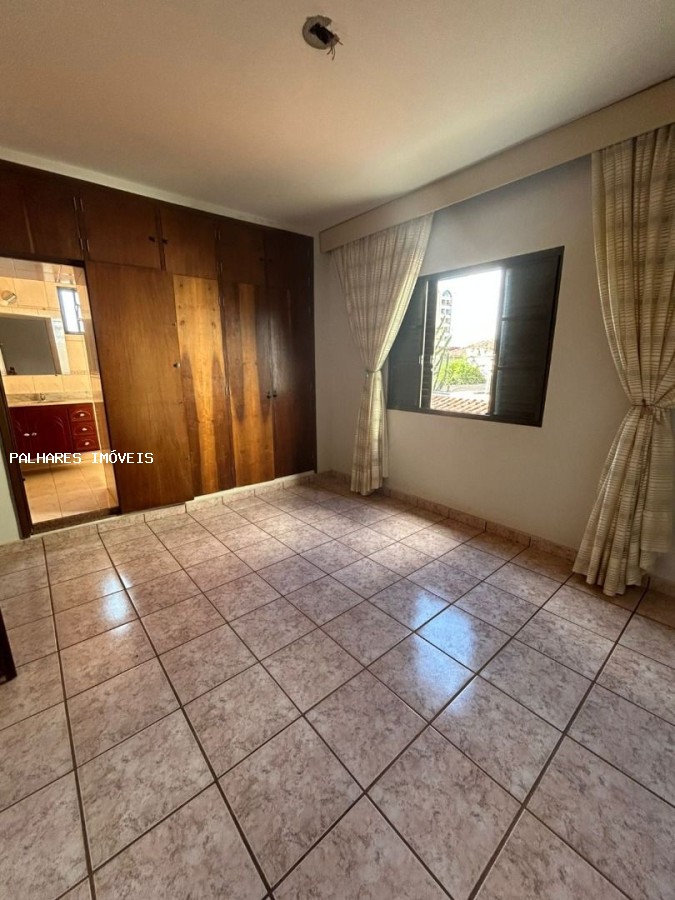 Casa à venda com 3 quartos, 1 suíte, 2 vagas e 175m² no SÃO BENEDITO, Uberaba (MG) — foto 3 de 25