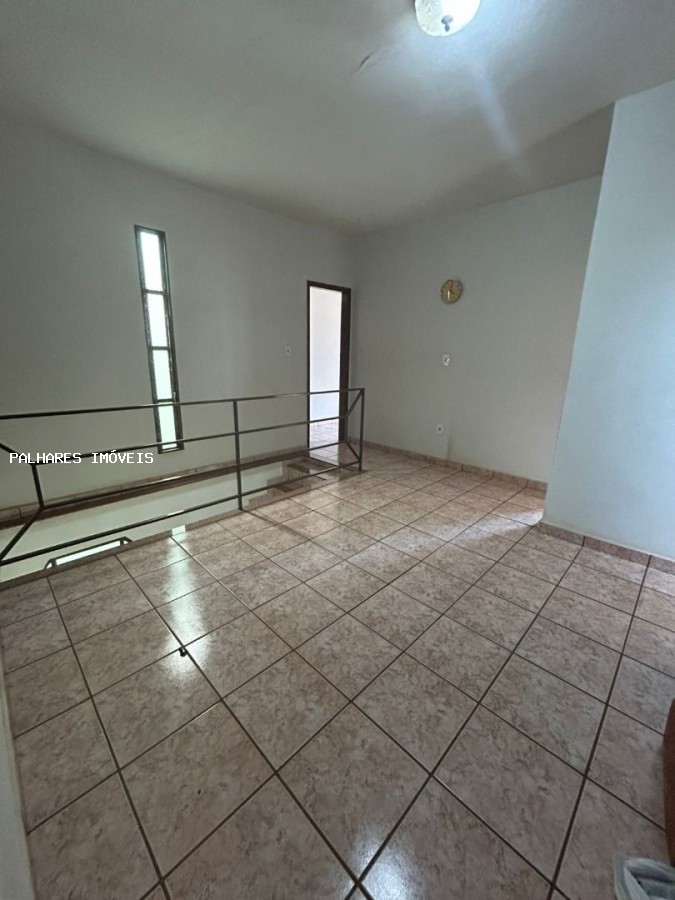 Casa à venda com 3 quartos, 1 suíte, 2 vagas e 175m² no SÃO BENEDITO, Uberaba (MG) — foto 10 de 25