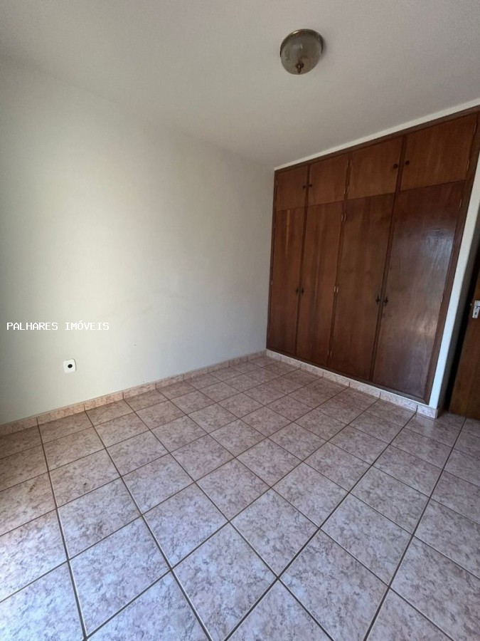 Casa à venda com 3 quartos, 1 suíte, 2 vagas e 175m² no SÃO BENEDITO, Uberaba (MG) — foto 9 de 25