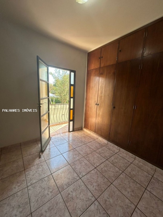 Casa à venda com 3 quartos, 1 suíte, 2 vagas e 175m² no SÃO BENEDITO, Uberaba (MG) — foto 14 de 25