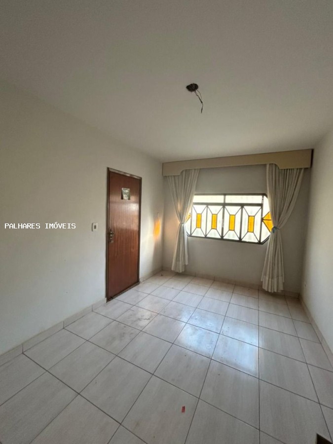Casa à venda com 3 quartos, 1 suíte, 2 vagas e 175m² no SÃO BENEDITO, Uberaba (MG) — foto 21 de 25