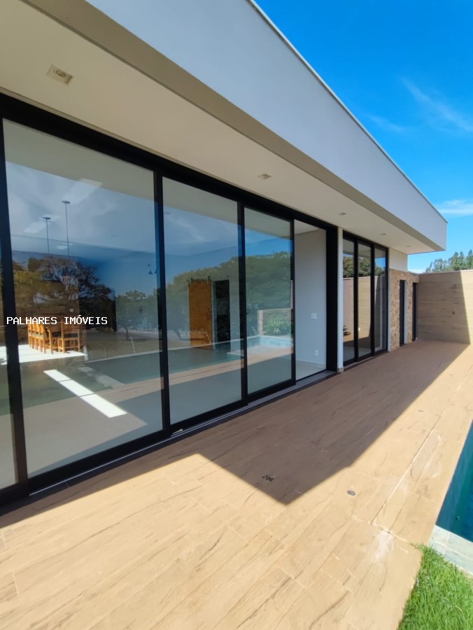 Casa à venda com 4 quartos, 2 suítes, 4 vagas e 272m² no JOKEY DO LAGO - CONDOMÍNIO, Uberaba (MG) — foto 12 de 30