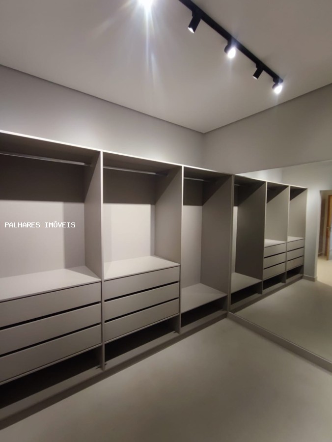 Casa à venda com 4 quartos, 2 suítes, 4 vagas e 272m² no JOKEY DO LAGO - CONDOMÍNIO, Uberaba (MG) — foto 15 de 30