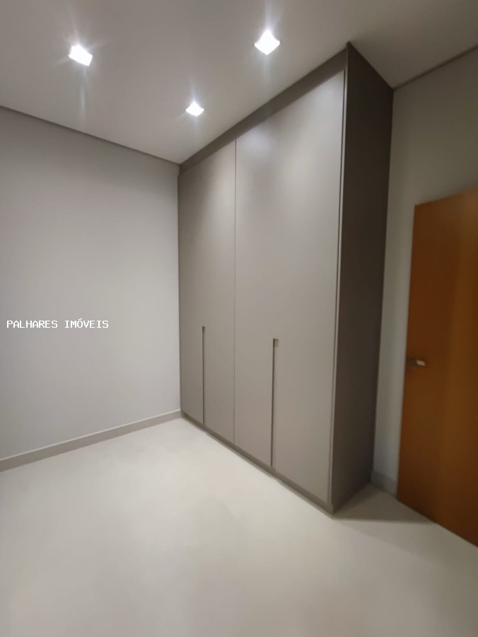 Casa à venda com 4 quartos, 2 suítes, 4 vagas e 272m² no JOKEY DO LAGO - CONDOMÍNIO, Uberaba (MG) — foto 21 de 30