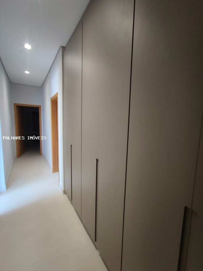 Casa à venda com 4 quartos, 2 suítes, 4 vagas e 272m² no JOKEY DO LAGO - CONDOMÍNIO, Uberaba (MG) — foto 19 de 30