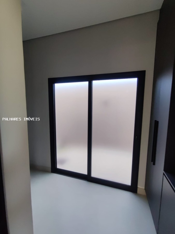 Casa à venda com 4 quartos, 2 suítes, 4 vagas e 272m² no JOKEY DO LAGO - CONDOMÍNIO, Uberaba (MG) — foto 28 de 30