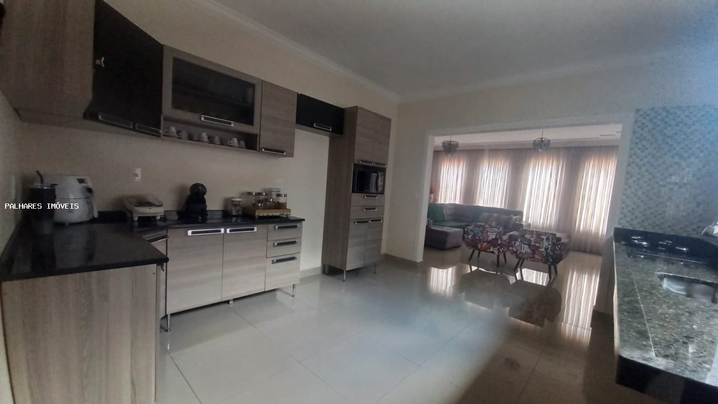 Casa à venda com 3 quartos, 1 suíte, 4 vagas e 190m² no SÃO GERALDO - PARQUE, Uberaba (MG) — foto 8 de 24