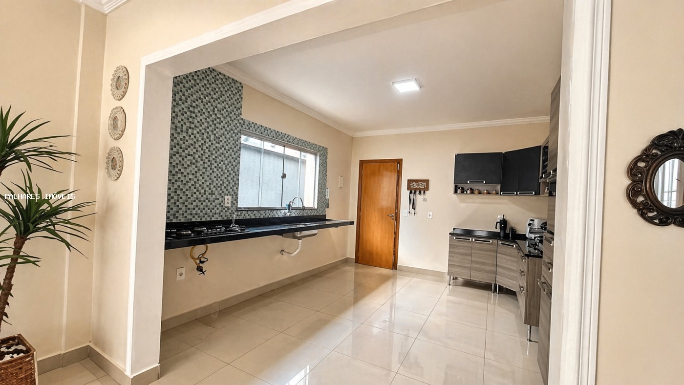Casa à venda com 3 quartos, 1 suíte, 4 vagas e 190m² no SÃO GERALDO - PARQUE, Uberaba (MG) — foto 9 de 24