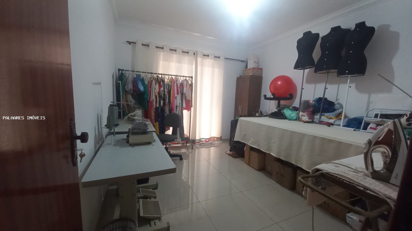 Casa à venda com 3 quartos, 1 suíte, 4 vagas e 190m² no SÃO GERALDO - PARQUE, Uberaba (MG) — foto 19 de 24