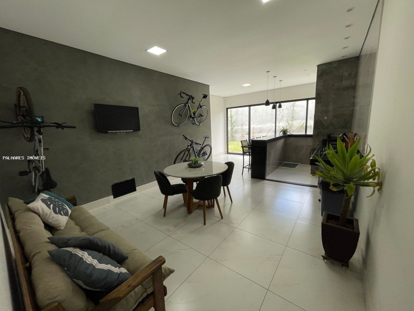 Casa à venda com 3 quartos, 2 suítes, 6 vagas e 127m² no SÃO BENTO - JARDIM, Uberaba (MG) — foto 2 de 30