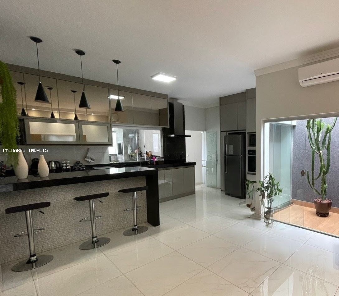Casa à venda com 3 quartos, 2 suítes, 6 vagas e 127m² no SÃO BENTO - JARDIM, Uberaba (MG) — foto 9 de 30