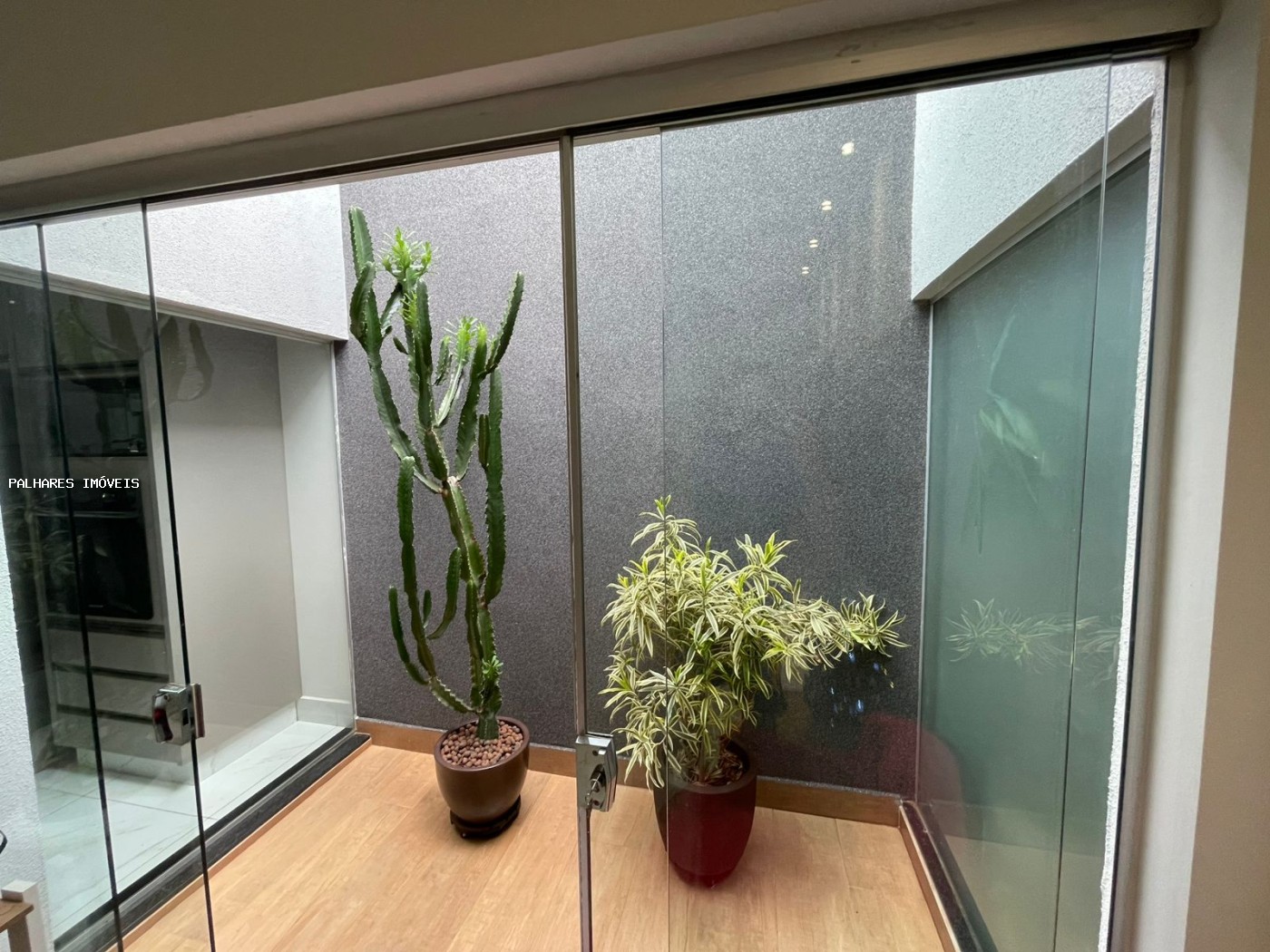 Casa à venda com 3 quartos, 2 suítes, 6 vagas e 127m² no SÃO BENTO - JARDIM, Uberaba (MG) — foto 25 de 30
