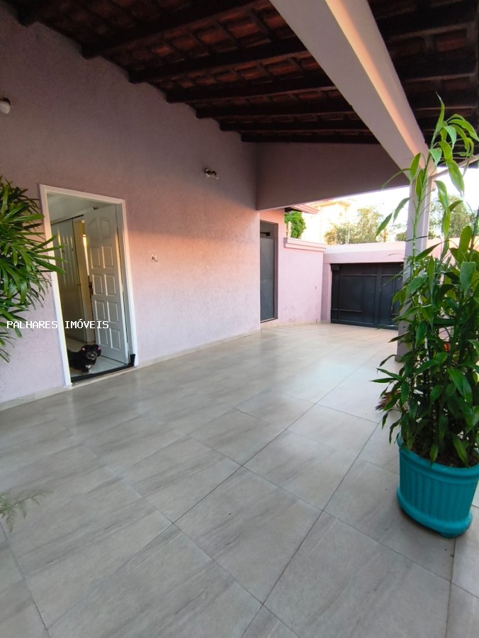 Casa à venda com 3 quartos, 1 suíte, 2 vagas e 300m² no FABRÍCIO, Uberaba (MG) — foto 20 de 30