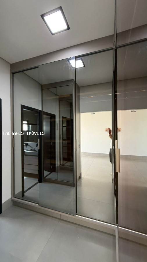 Casa à venda com 3 quartos, 3 suítes, 4 vagas e 190m² no BARONESA - CONDOMÍNIO, Uberaba (MG) — foto 28 de 30