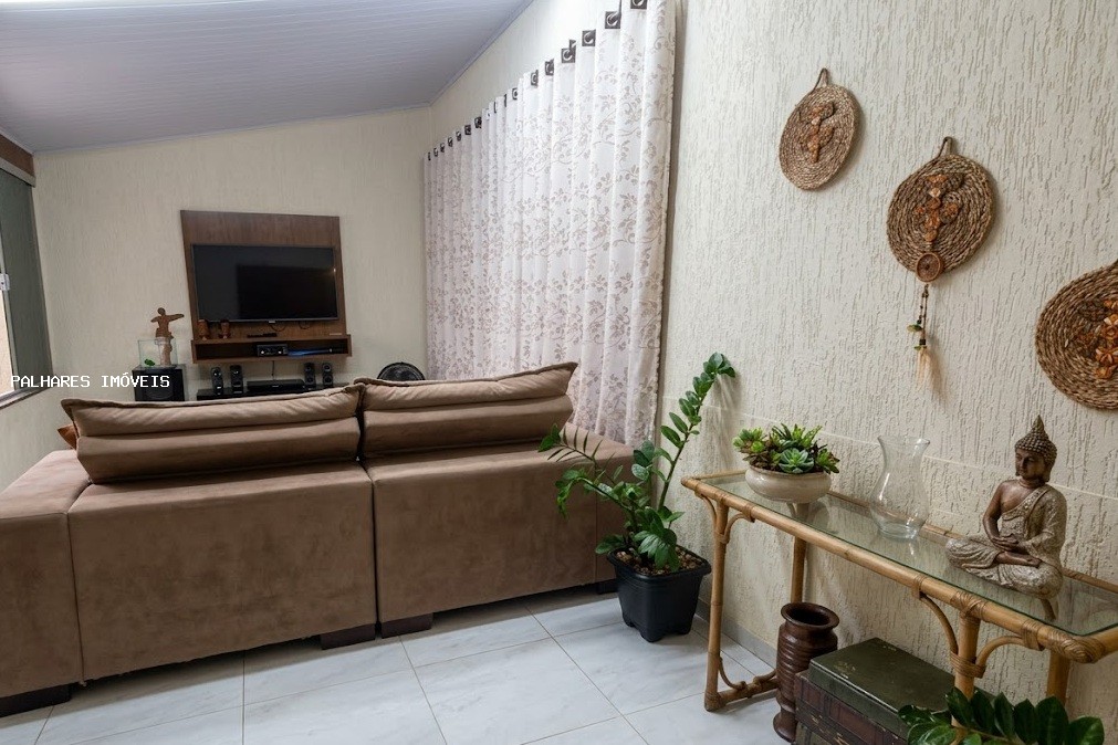 Casa à venda com 2 quartos, 2 banheiros, 3 vagas e 161m² no NENE GOMES - JARDIM, Uberaba (MG) — foto 4 de 8