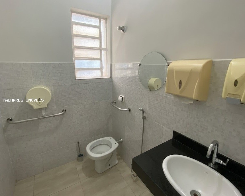 Casa à venda com 6 quartos, 3 banheiros, 2 vagas e 156m² no Centro, Uberaba (MG) — foto 3 de 5