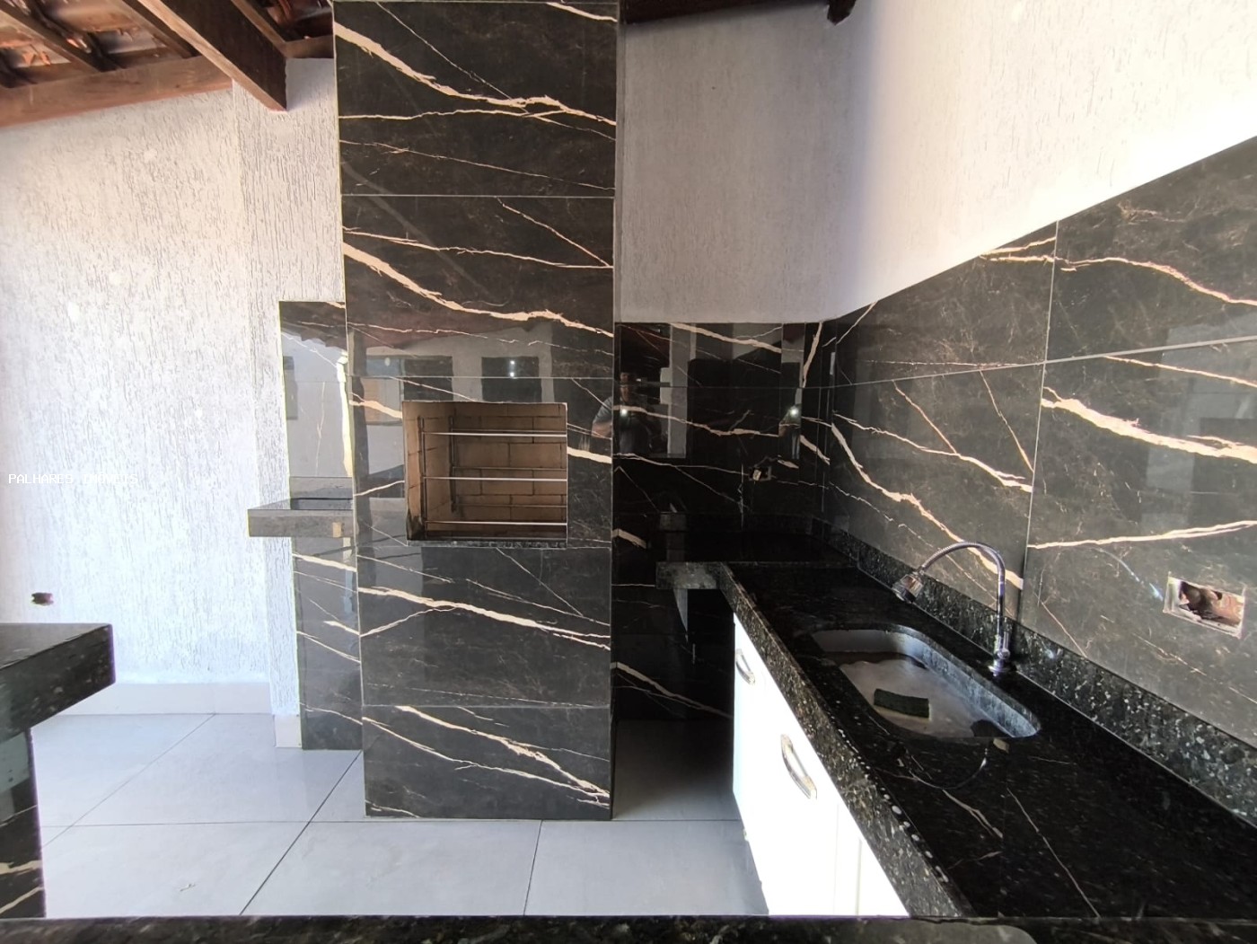 Casa à venda com 3 quartos, 2 banheiros, 7 vagas e 267m² no ELZA AMUI, Uberaba (MG) — foto 2 de 24