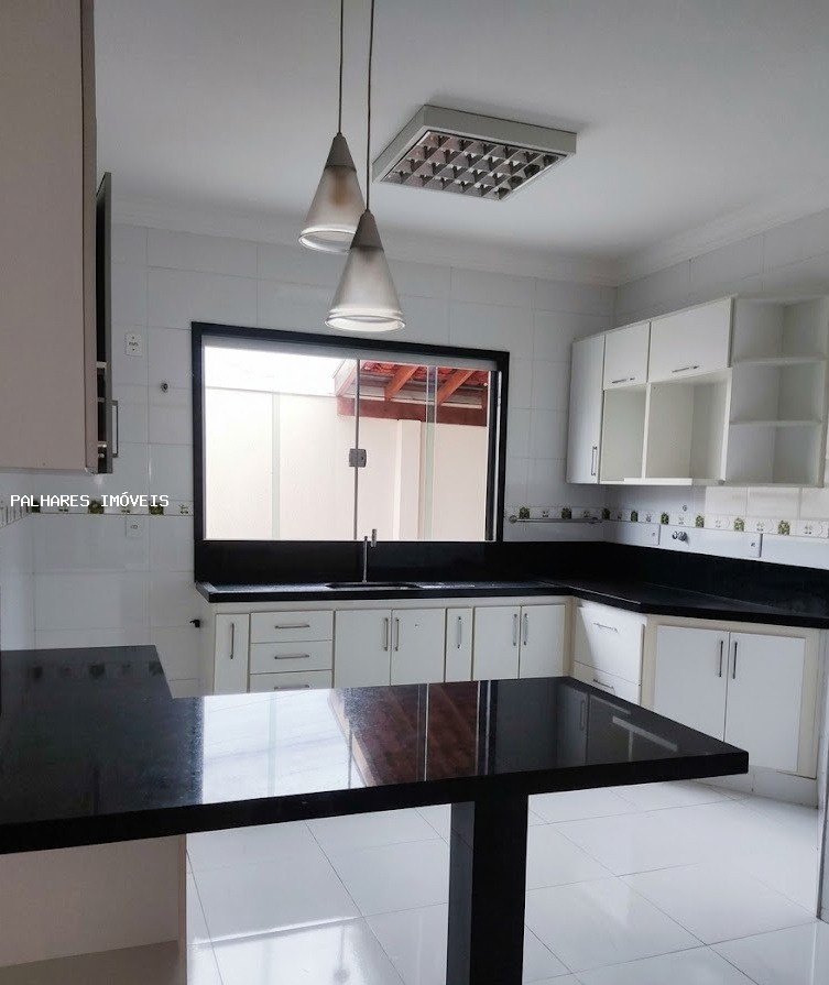 Casa à venda com 3 quartos, 1 suíte, 4 vagas e 245m² no SÃO BENTO - JARDIM, Uberaba (MG) — foto 4 de 22