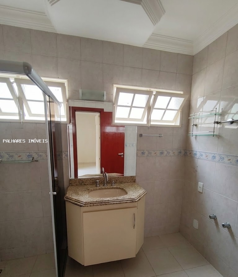 Casa à venda com 3 quartos, 1 suíte, 4 vagas e 245m² no SÃO BENTO - JARDIM, Uberaba (MG) — foto 15 de 22