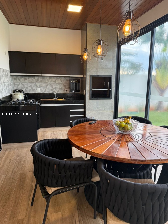 Casa à venda com 3 quartos, 3 suítes, 4 vagas e 215m² no CYRELA, Uberaba (MG) — foto 12 de 21