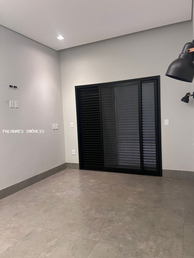 Casa à venda com 3 quartos, 3 suítes, 4 vagas e 169m² no AYAT - CONDOMÍNIO, Uberaba (MG) — foto 8 de 24
