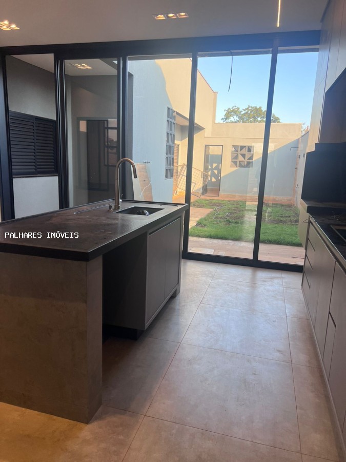 Casa à venda com 3 quartos, 3 suítes, 4 vagas e 169m² no AYAT - CONDOMÍNIO, Uberaba (MG) — foto 7 de 24