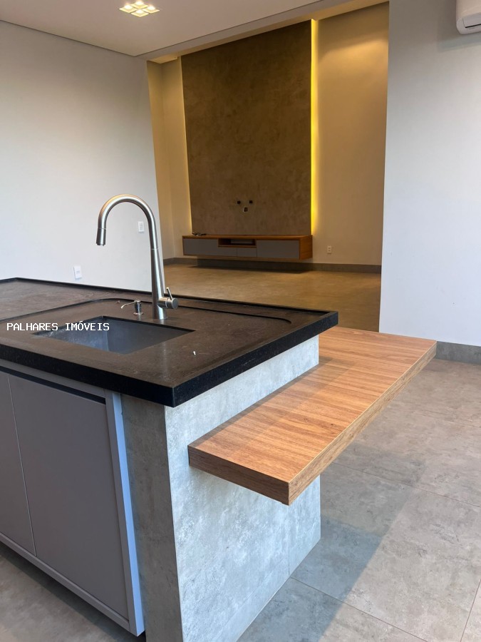Casa à venda com 3 quartos, 3 suítes, 4 vagas e 169m² no AYAT - CONDOMÍNIO, Uberaba (MG) — foto 13 de 24