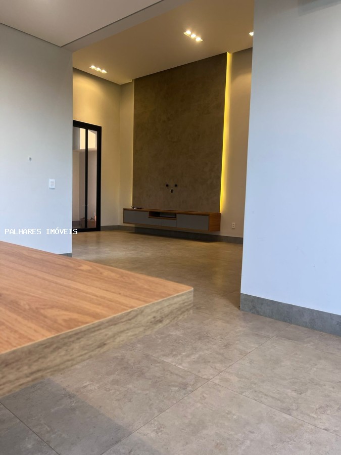 Casa à venda com 3 quartos, 3 suítes, 4 vagas e 169m² no AYAT - CONDOMÍNIO, Uberaba (MG) — foto 18 de 24