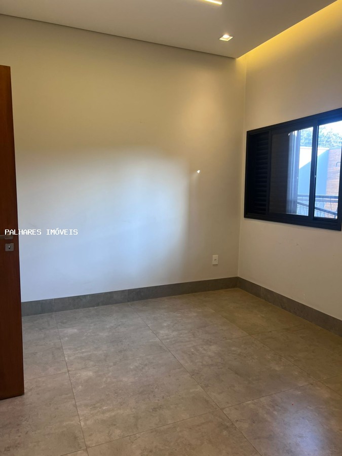 Casa à venda com 3 quartos, 3 suítes, 4 vagas e 169m² no AYAT - CONDOMÍNIO, Uberaba (MG) — foto 19 de 24