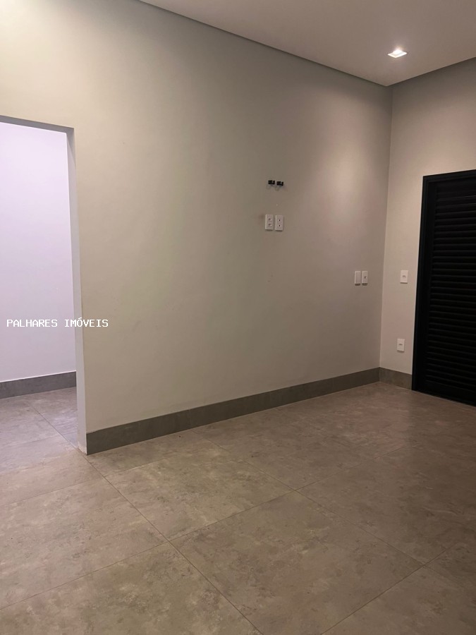 Casa à venda com 3 quartos, 3 suítes, 4 vagas e 169m² no AYAT - CONDOMÍNIO, Uberaba (MG) — foto 16 de 24