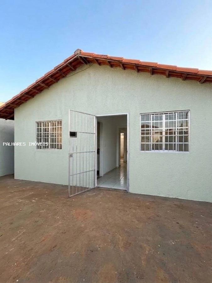 Casa à venda com 2 quartos, 4 vagas e 200m² no GIRASSOIS, Uberaba (MG) — foto 3 de 14