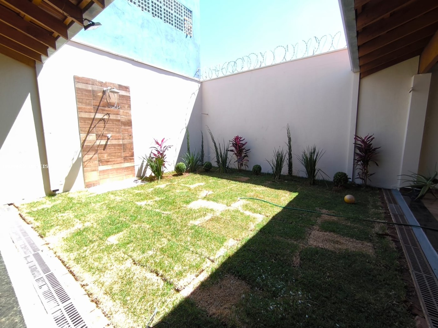 Casa à venda com 3 quartos, 2 suítes, 3 vagas e 252m² no LARANJEIRAS, Uberaba (MG) — foto 18 de 26