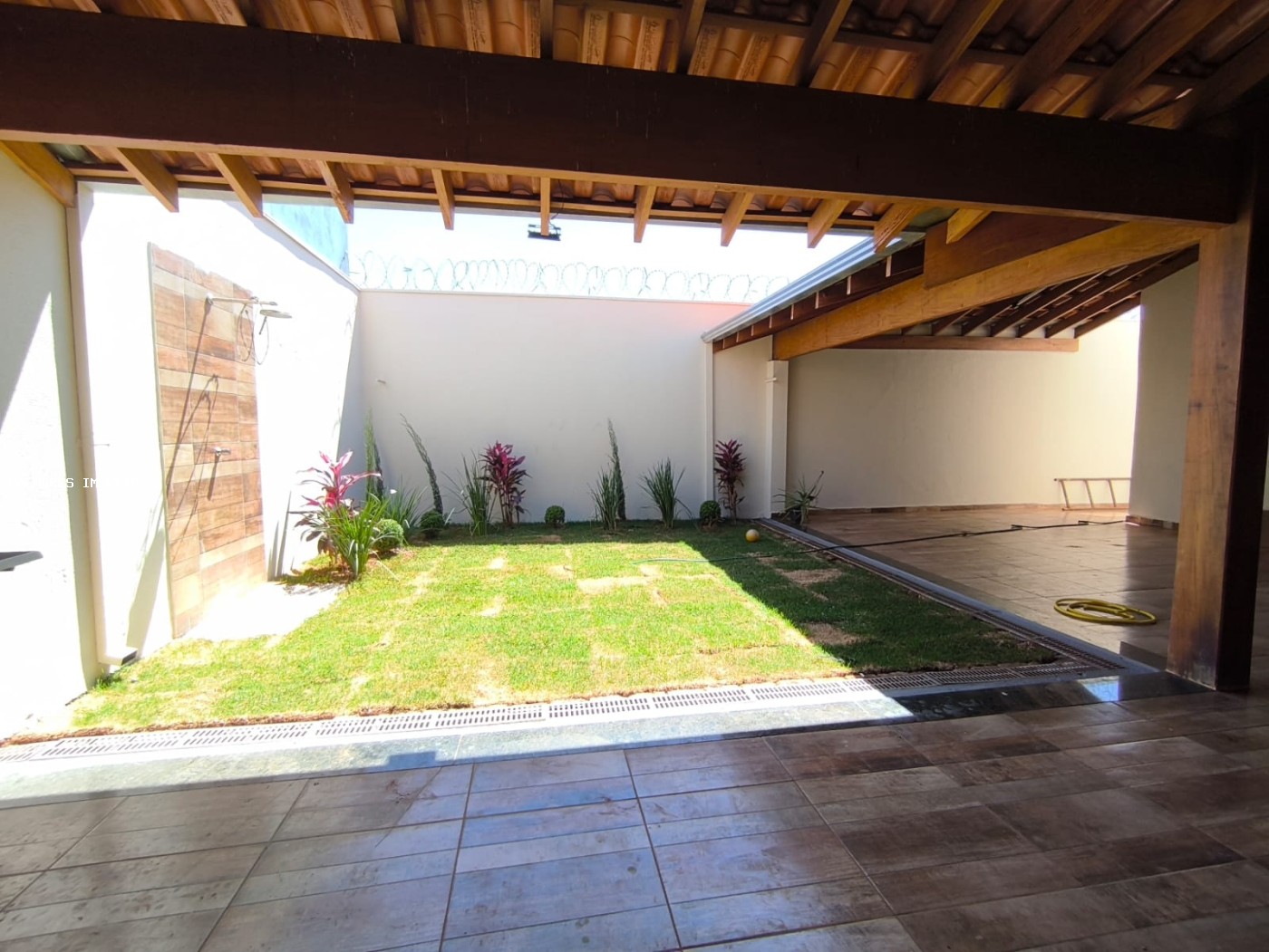 Casa à venda com 3 quartos, 2 suítes, 3 vagas e 252m² no LARANJEIRAS, Uberaba (MG) — foto 23 de 26