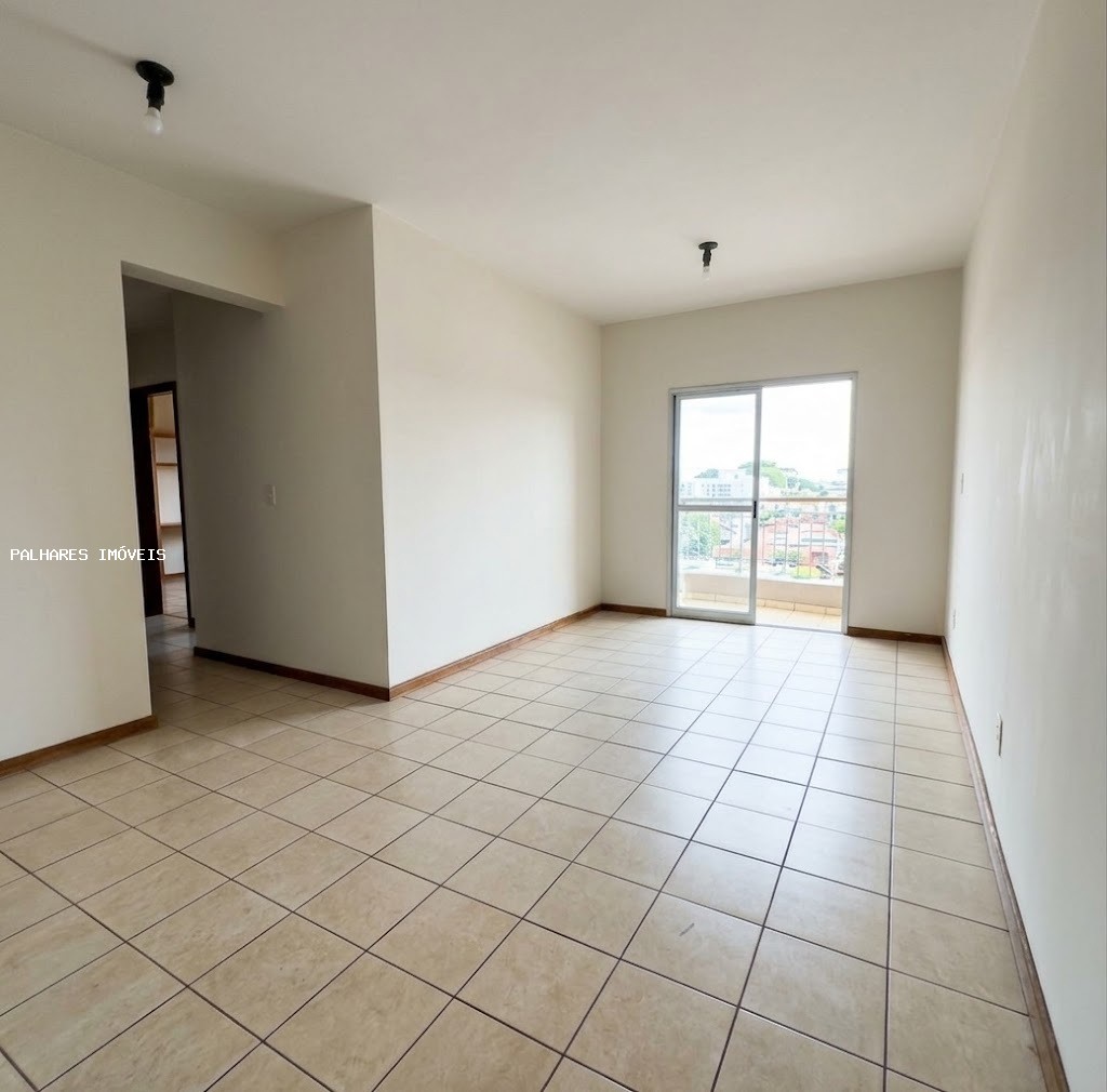 Apartamento à venda com 3 quartos, 1 suíte e 1 vaga no SANTA MARIA, Uberaba (MG) — foto 2 de 9