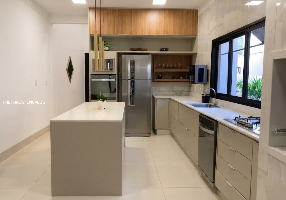 Casa à venda com 3 quartos, 3 suítes, 16 vagas e 185m² no Estância dos Ypês, Uberaba (MG) — foto 3 de 12